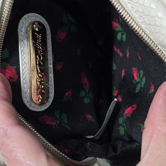 {Betsey Johnson} "Plenty of Fish in the Seas" Crossbody Bag - Picture 10 of 17